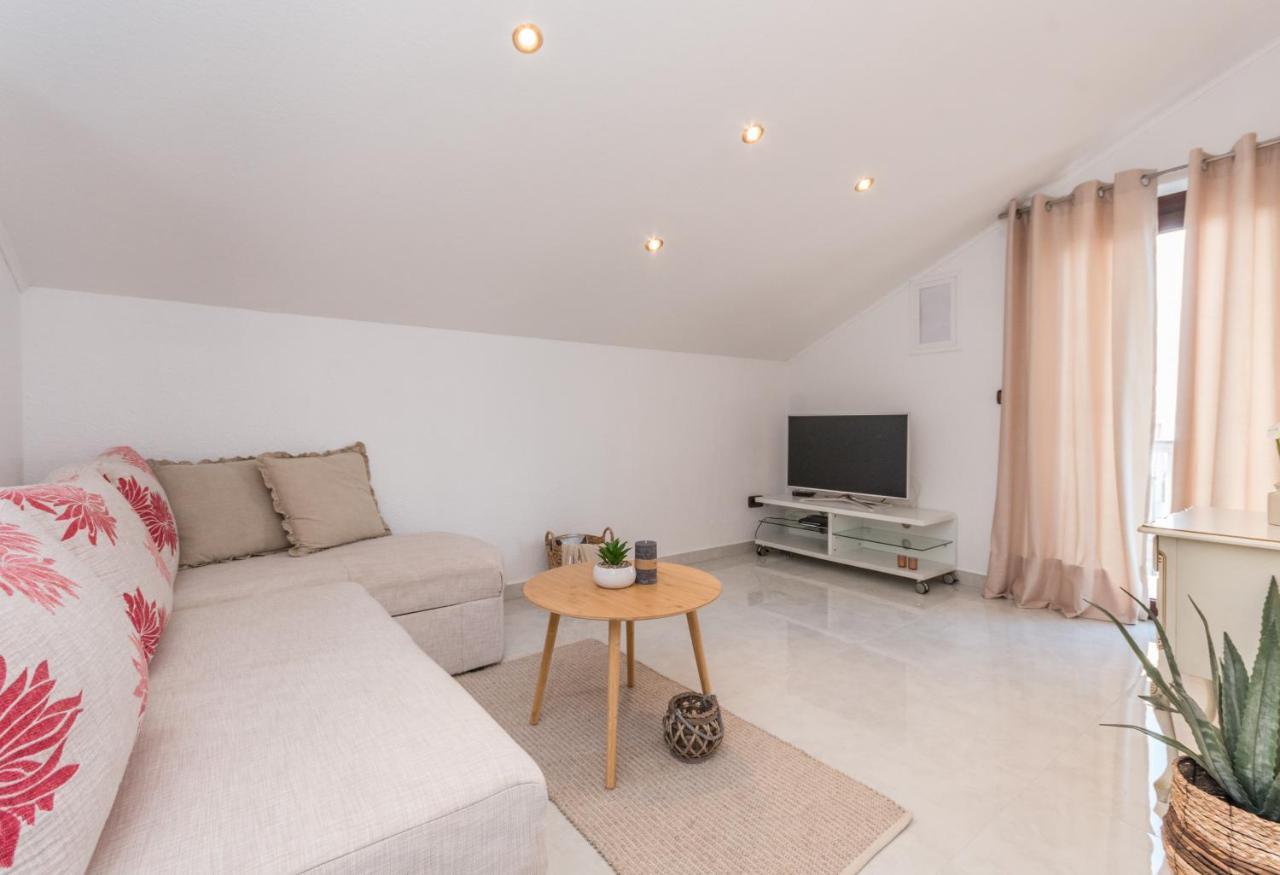 Mustel Travel Apartments 스베티 페타르 외부 사진